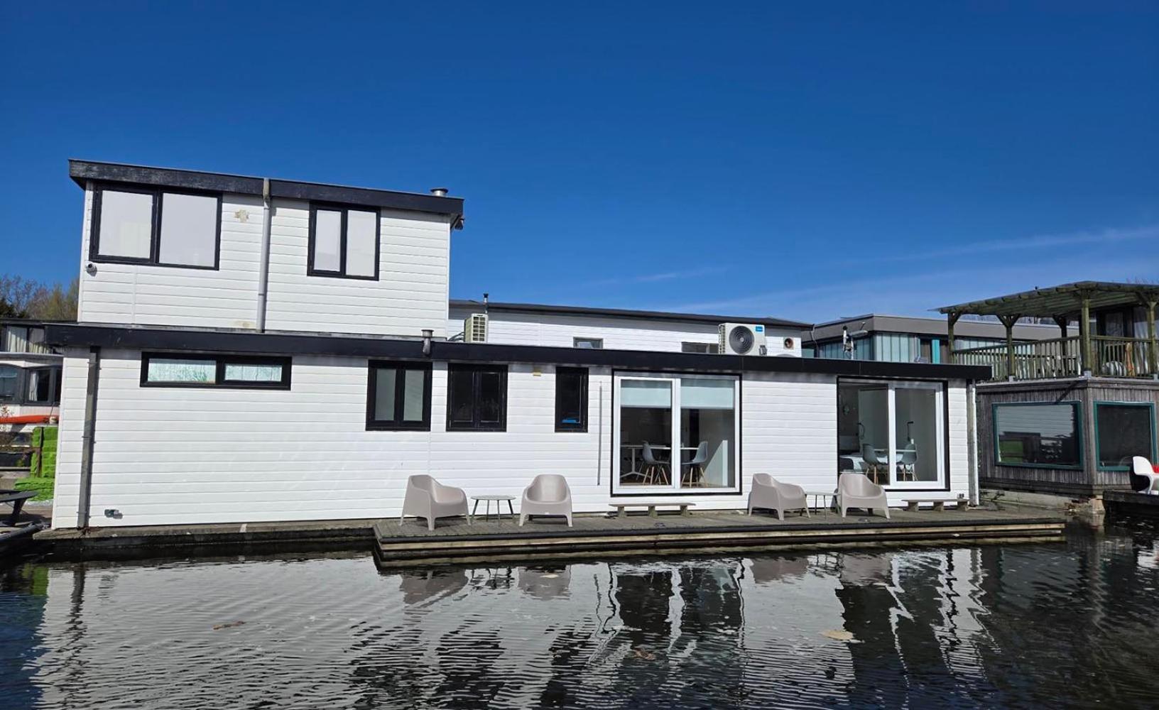 Houseboat The New Lake - Nieuwe Meer Амстердам Екстериор снимка